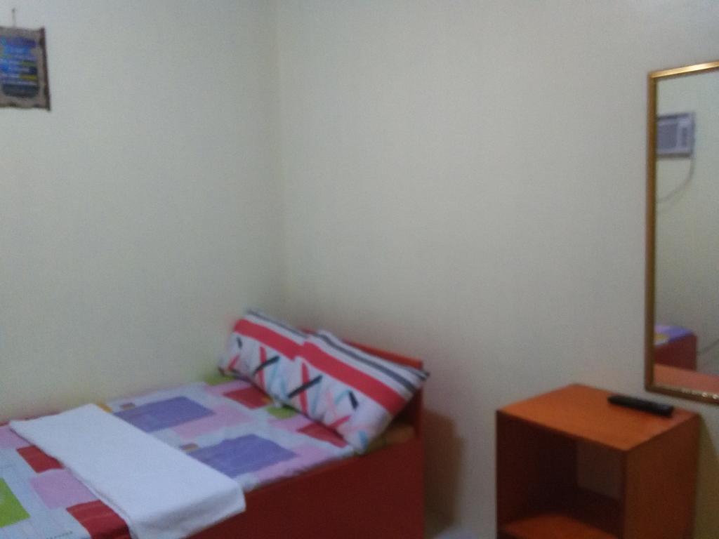 Aranas-Carillo Travellers Inn Kalibo Bilik gambar
